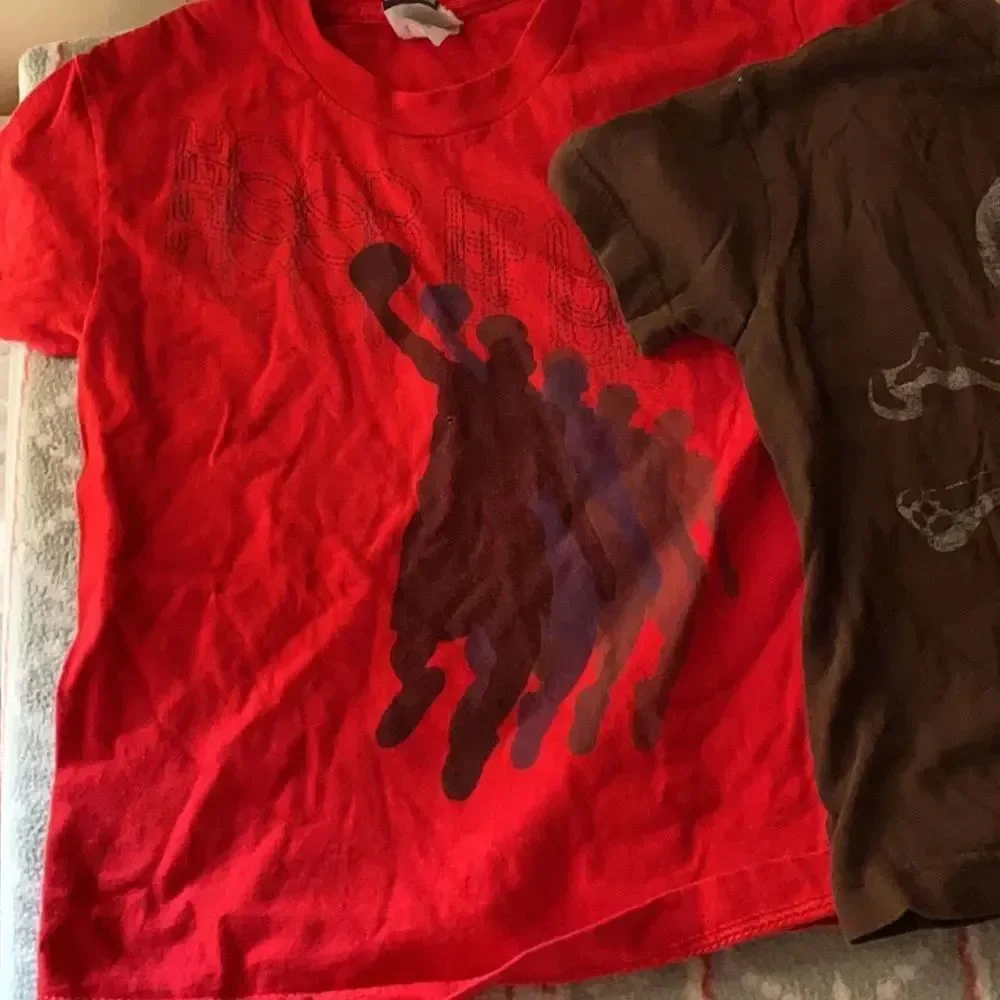 Lot of 2 boy’s t shirts sz. 6-7